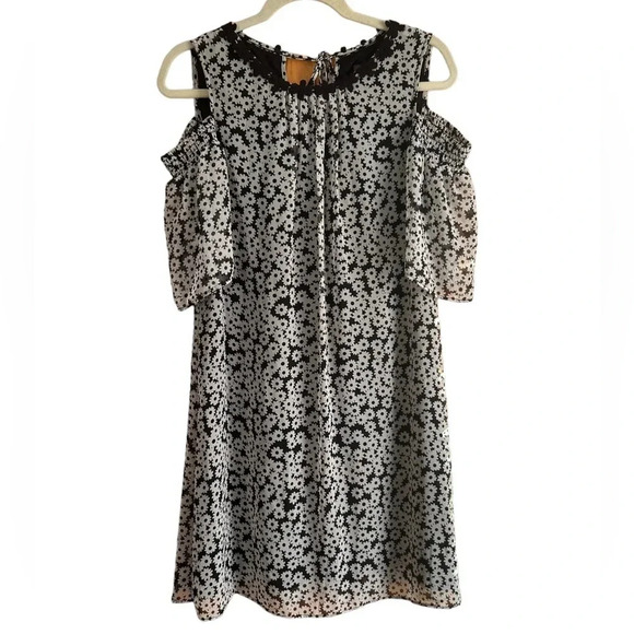 TAYLOR DAISY EMBROIDERED COLD SHOULDER DRESS - Picture 1 of 5